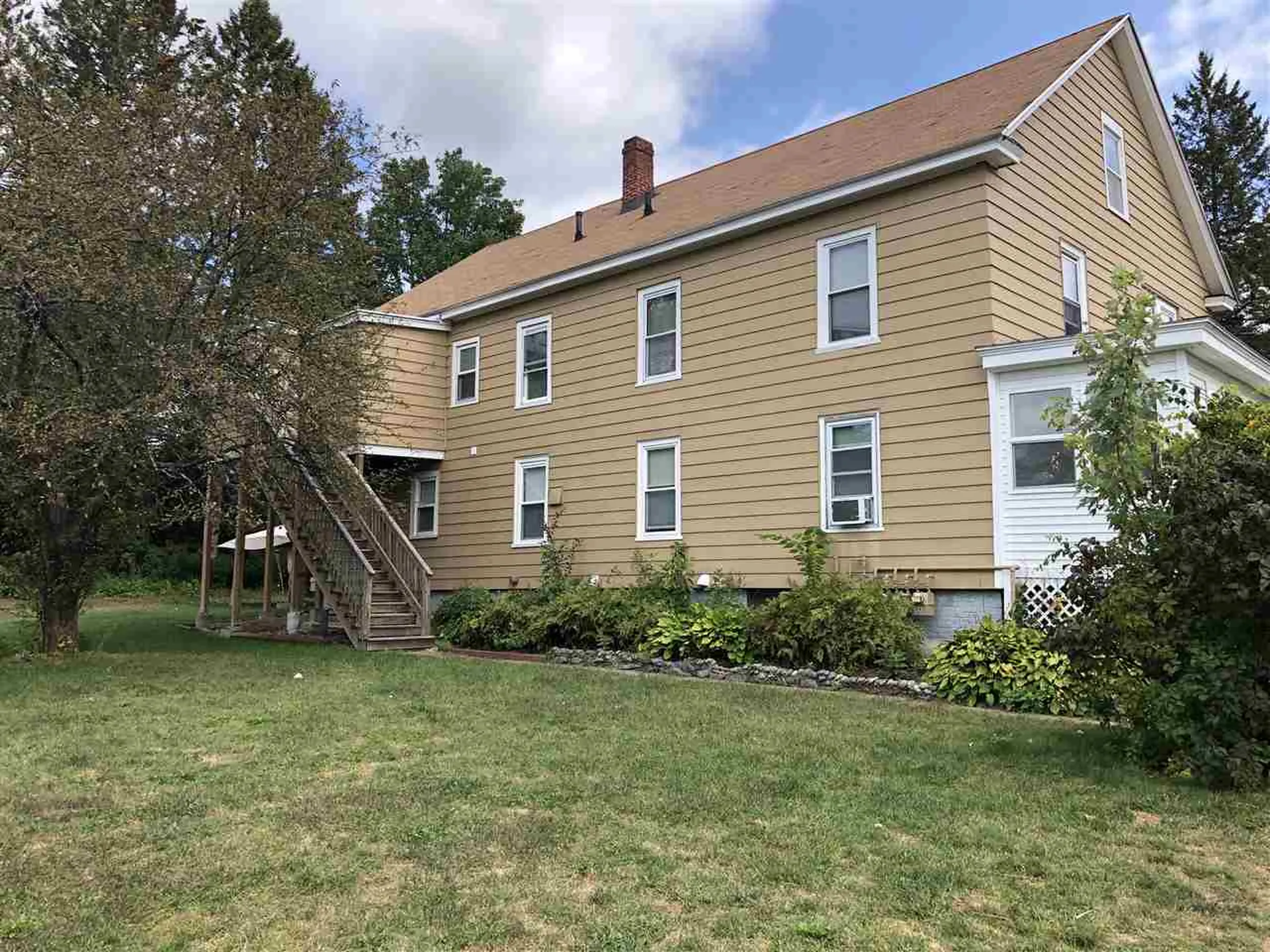 136 Oakdale Avenue Manchester NH 03103
