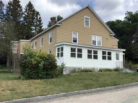 136 Oakdale Avenue Manchester NH 03103