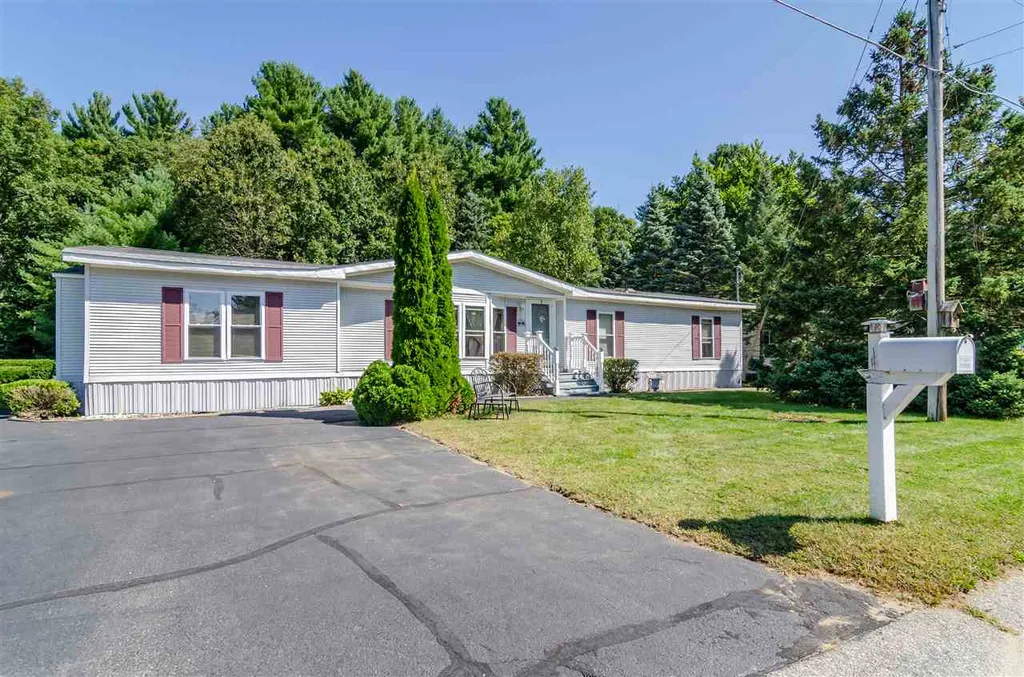 38 Dianne Street Nashua NH 03062