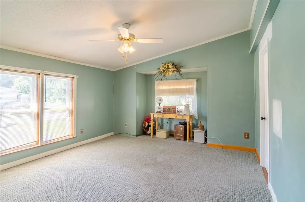 38 Dianne Street Nashua NH 03062