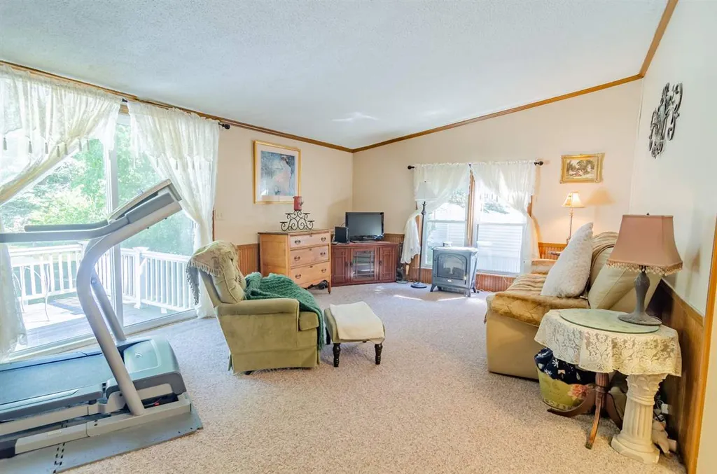 38 Dianne Street Nashua NH 03062