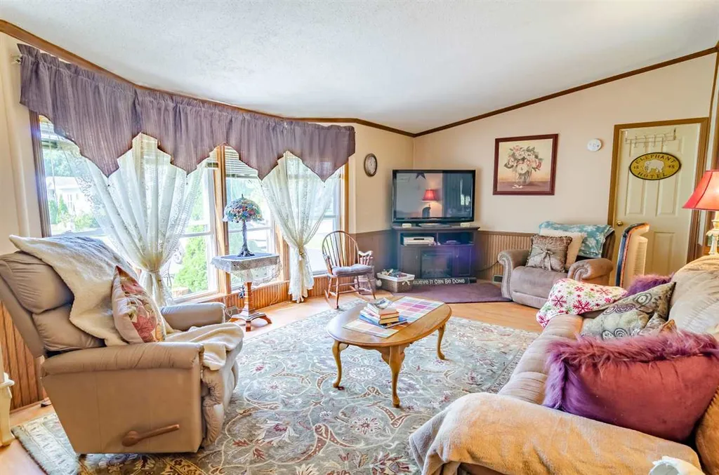 38 Dianne Street Nashua NH 03062
