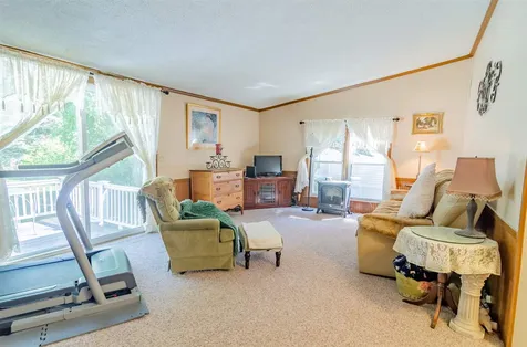 38 Dianne Street Nashua NH 03062