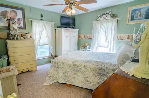 38 Dianne Street Nashua NH 03062