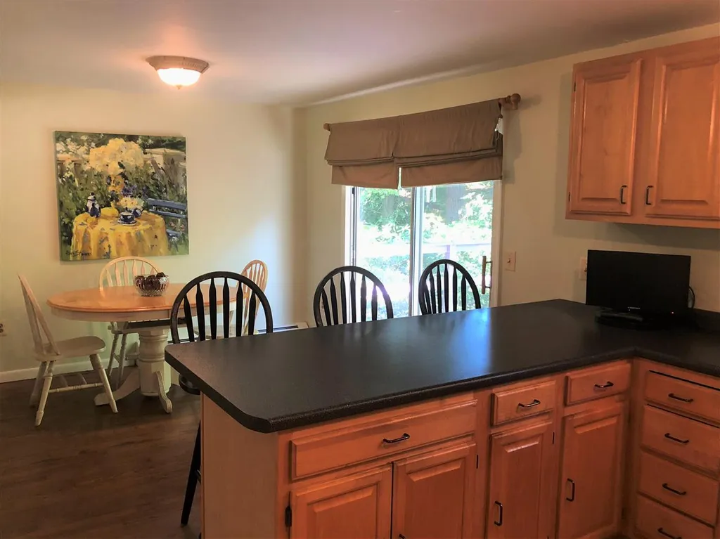 18 Deerhaven Drive Nashua NH 03064