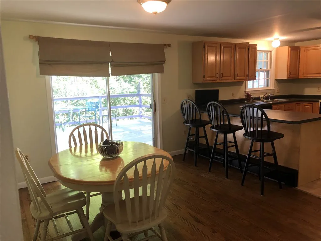 18 Deerhaven Drive Nashua NH 03064