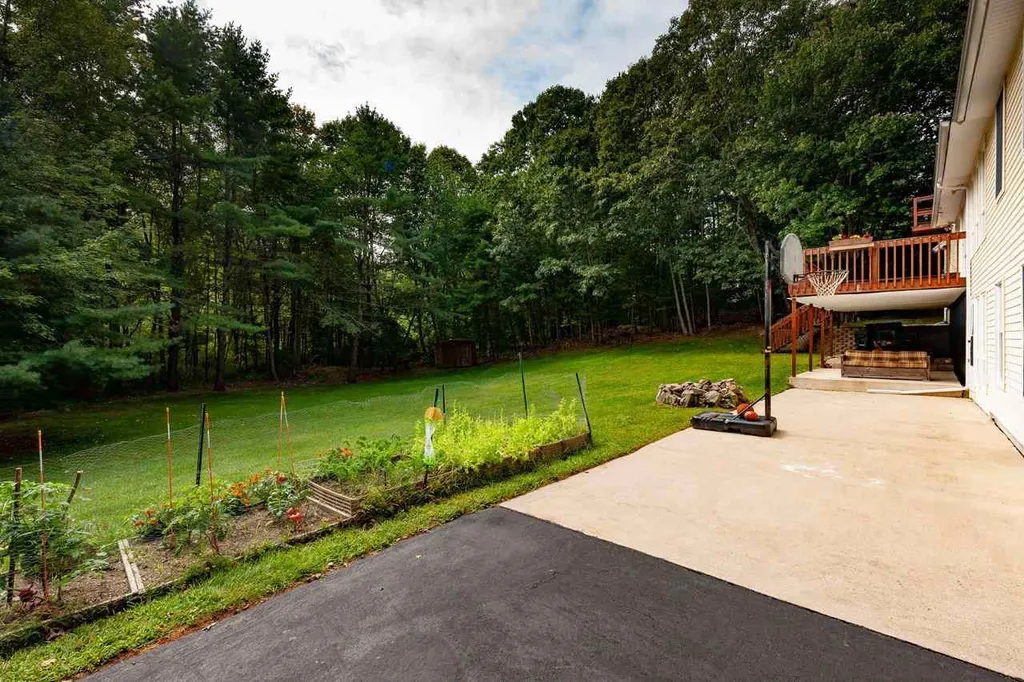 3 Glenn Lane York ME 03909