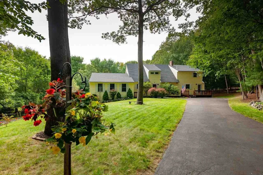 3 Glenn Lane York ME 03909