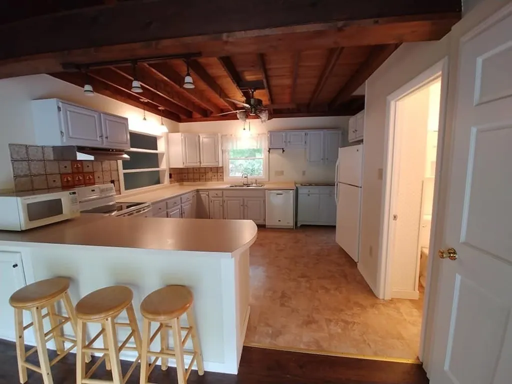3 Glenn Lane York ME 03909