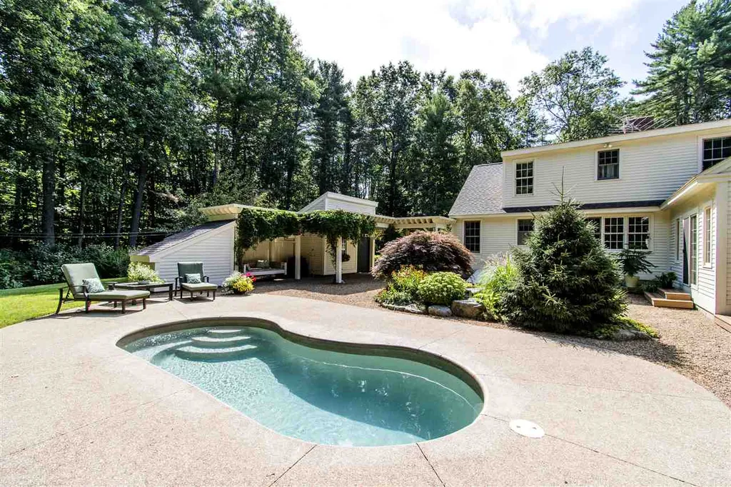 118 Punkintown Road Eliot ME 03903