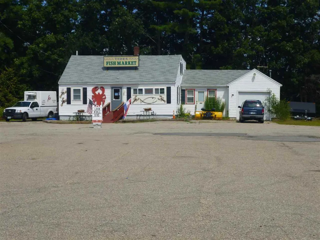 17 Farmington Road Rochester NH 03867