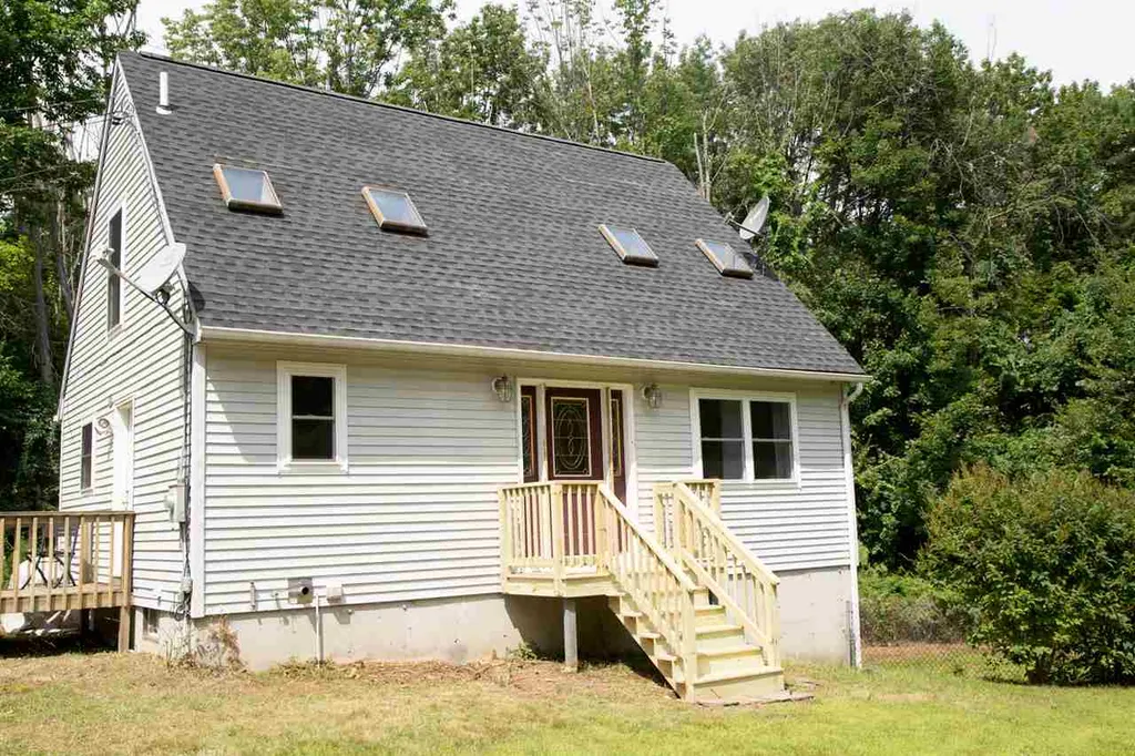 3 Caverly Court Barrington NH 03825