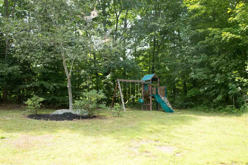3 Caverly Court Barrington NH 03825