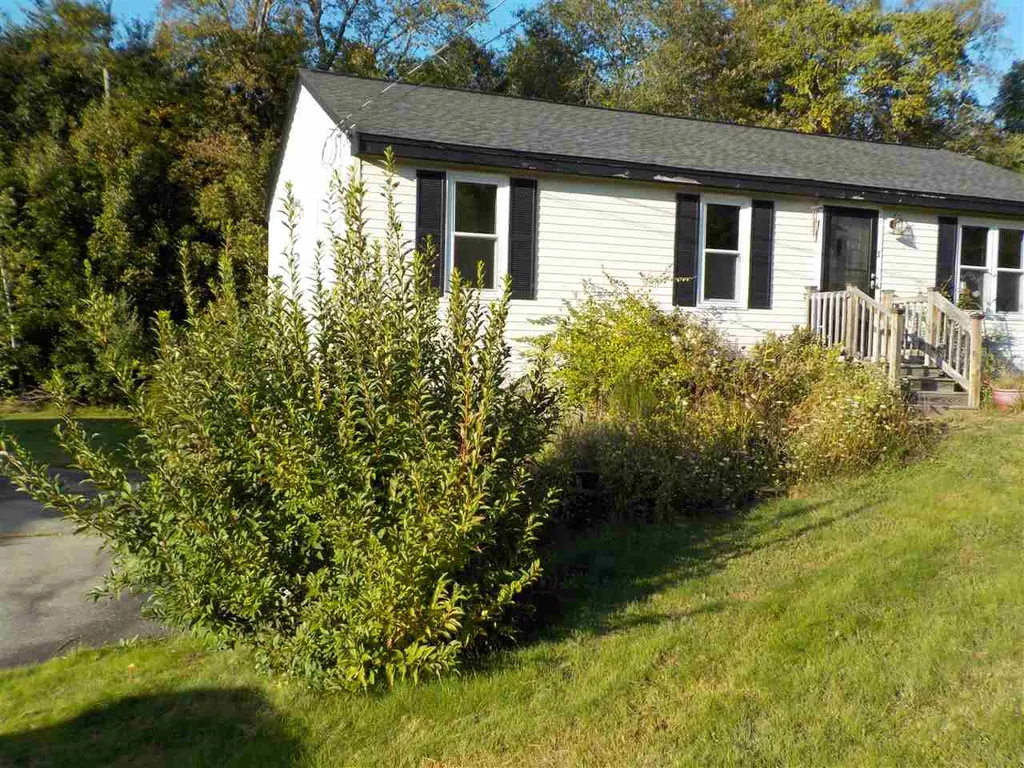 1 Carob Lane East Kingston NH 03827