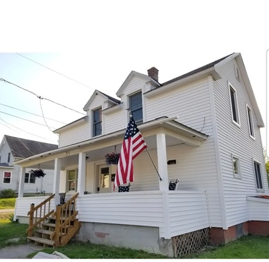 22 Union Street Gorham NH 03581