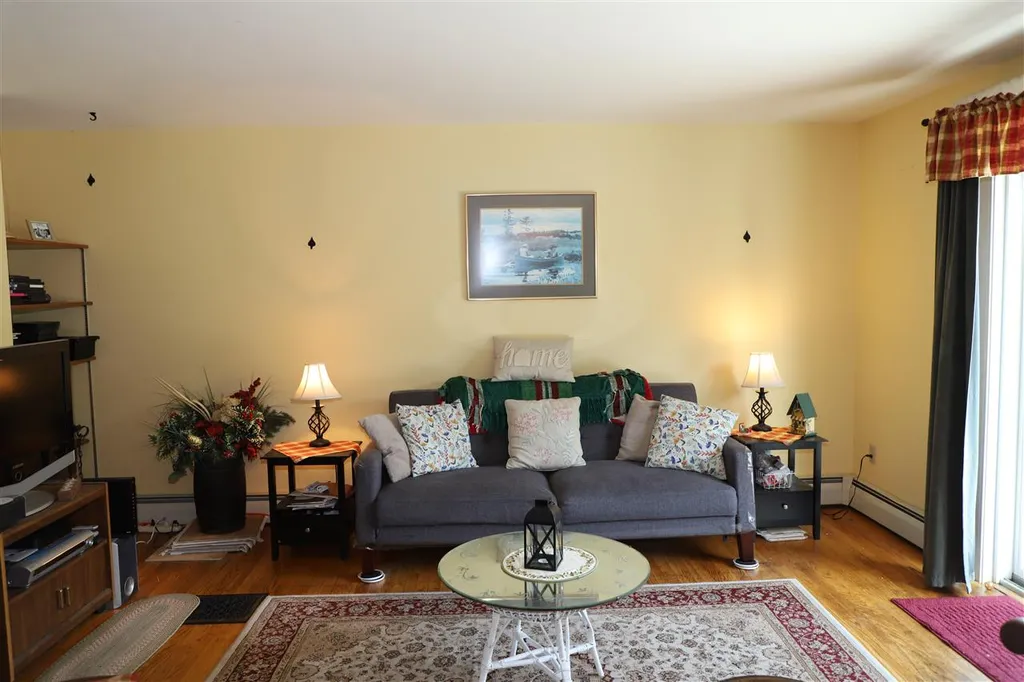31 Homestead Road Alstead NH 03602