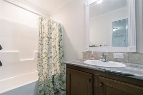 17 Cedar Lane Lee NH 03861