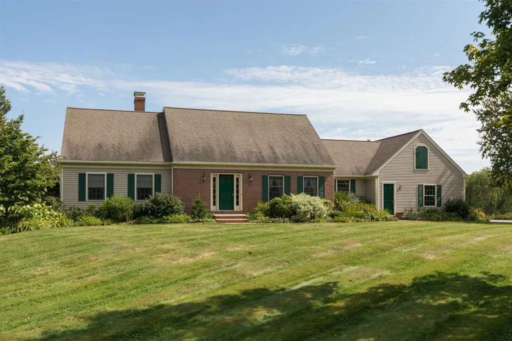 17 Hodgdon Farm Lane Newington NH 03801