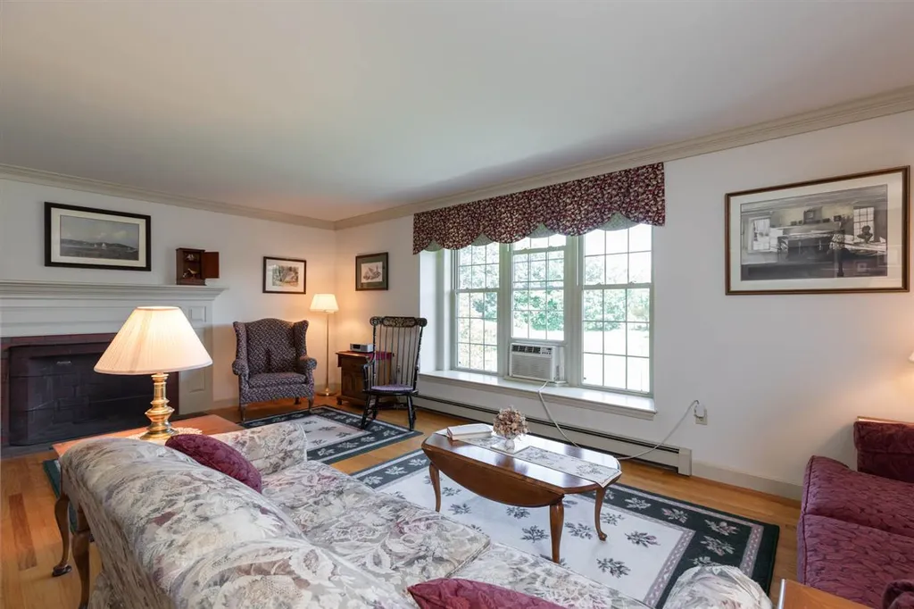 17 Hodgdon Farm Lane Newington NH 03801