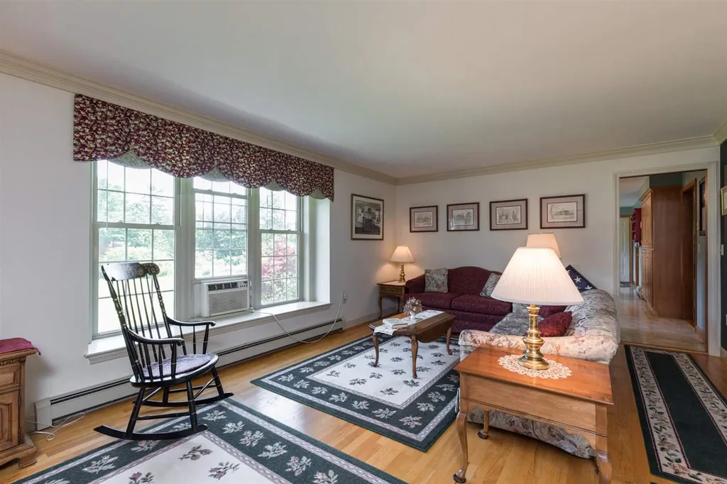 17 Hodgdon Farm Lane Newington NH 03801