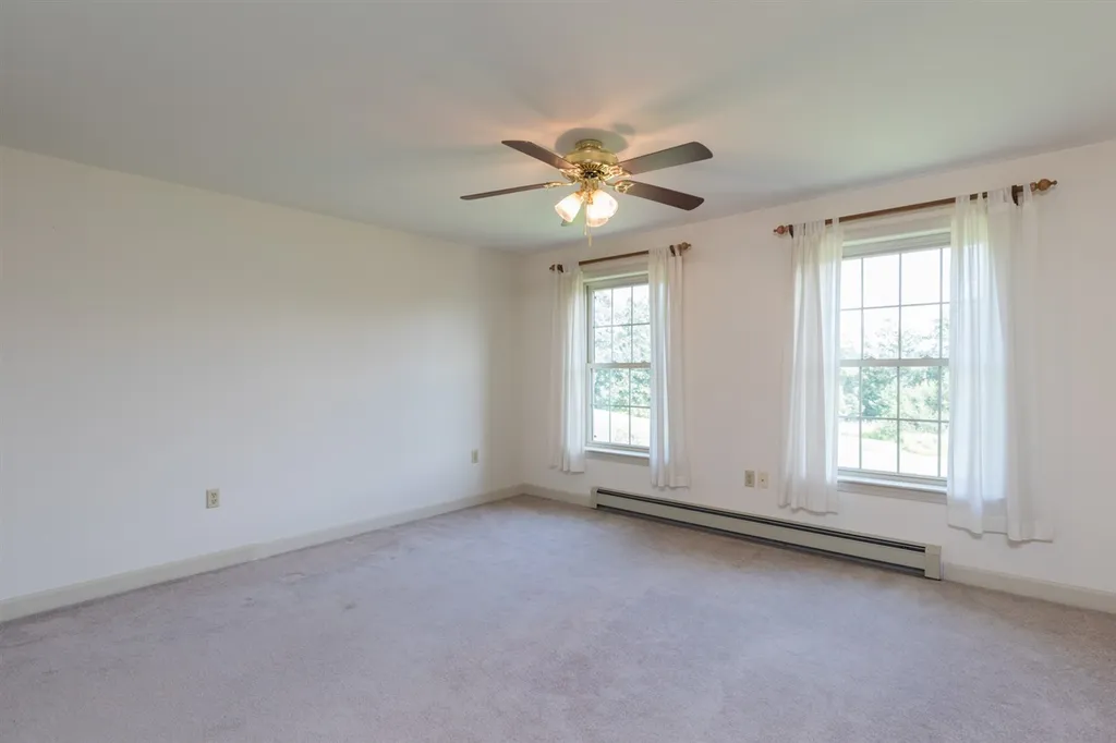 17 Hodgdon Farm Lane Newington NH 03801
