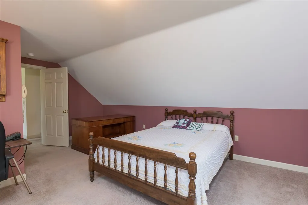 17 Hodgdon Farm Lane Newington NH 03801