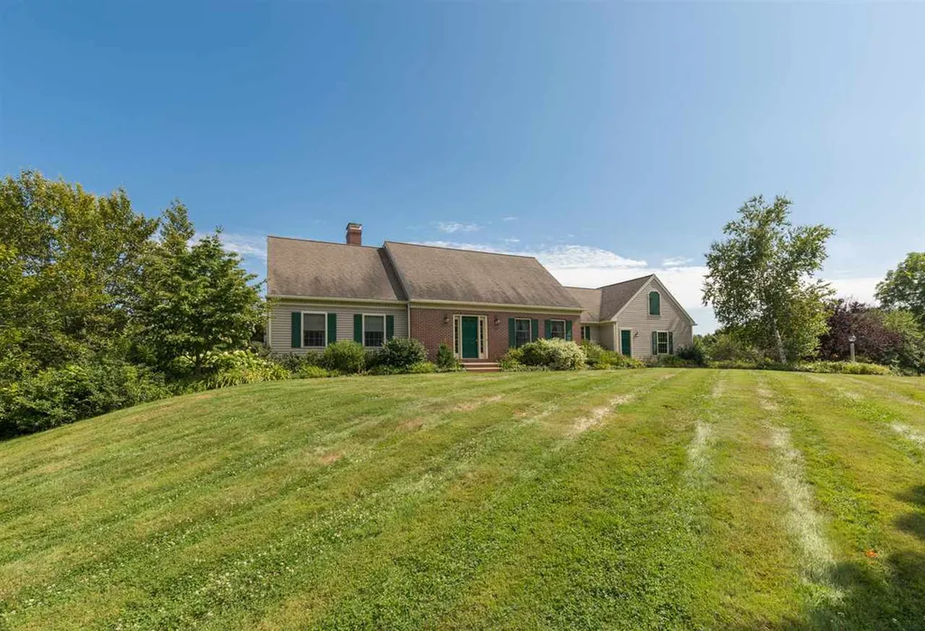 17 Hodgdon Farm Lane Newington NH 03801