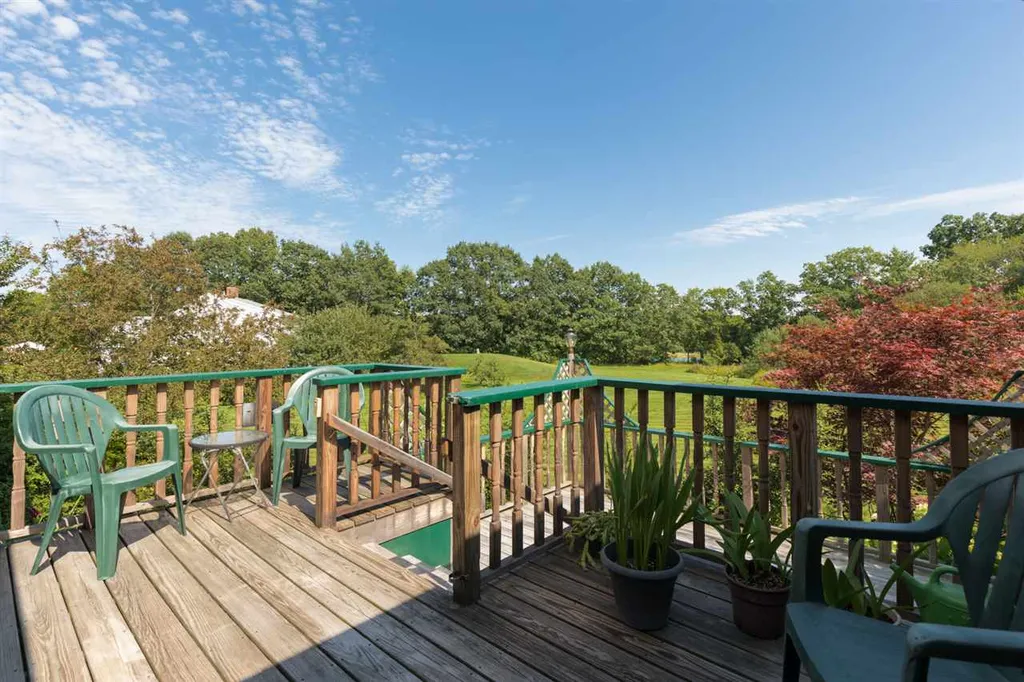 17 Hodgdon Farm Lane Newington NH 03801