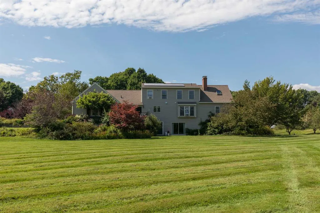 17 Hodgdon Farm Lane Newington NH 03801
