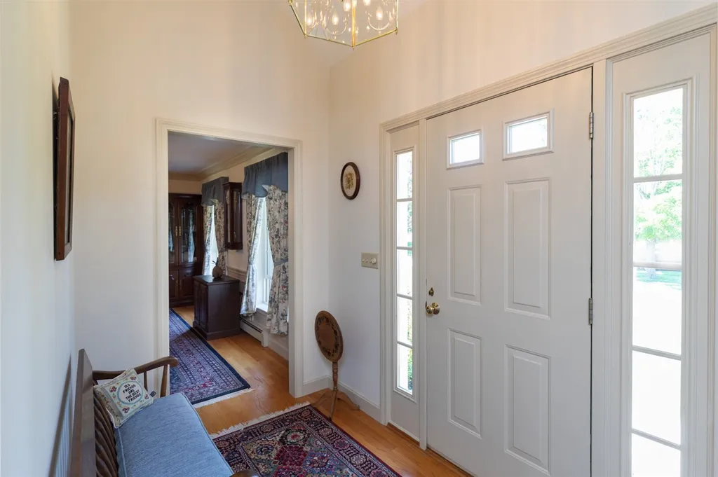 17 Hodgdon Farm Lane Newington NH 03801
