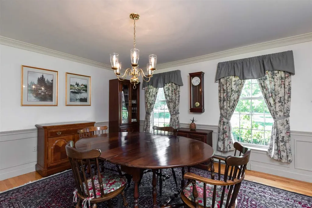 17 Hodgdon Farm Lane Newington NH 03801