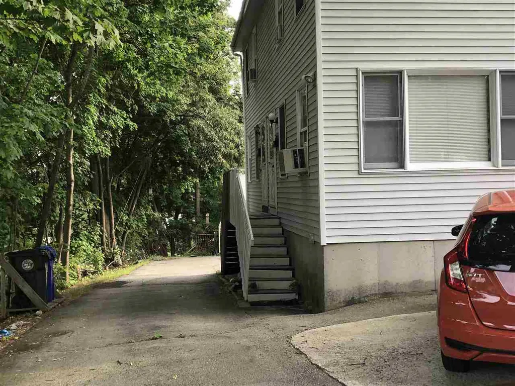 577 Amherst Street Manchester NH 03104