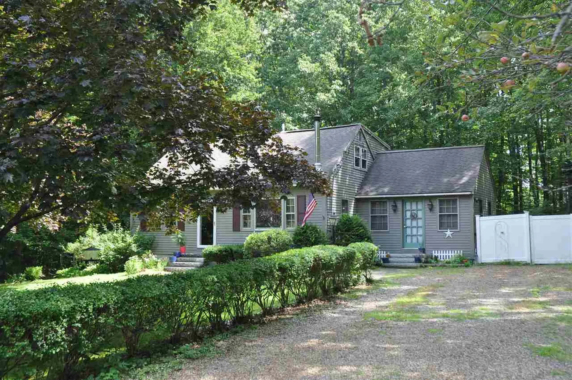 19 Nancy Lane Raymond NH 03077