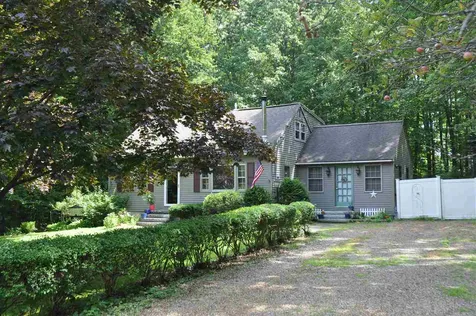 19 Nancy Lane Raymond NH 03077