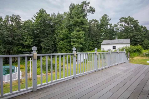 15 King George Drive Londonderry NH 03053