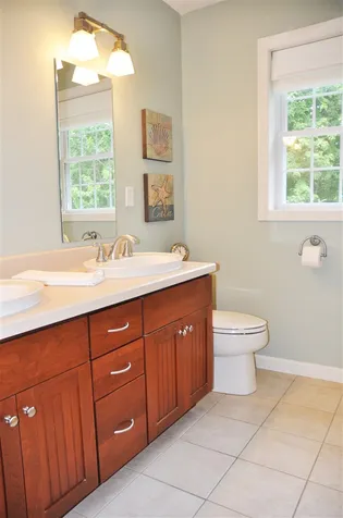 56 Lindsay Road Hooksett NH 03106