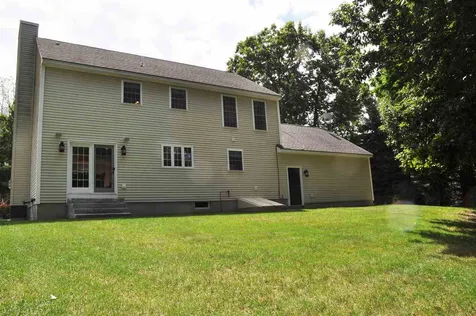 56 Lindsay Road Hooksett NH 03106