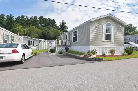 3 Village Lane Hudson NH 03051