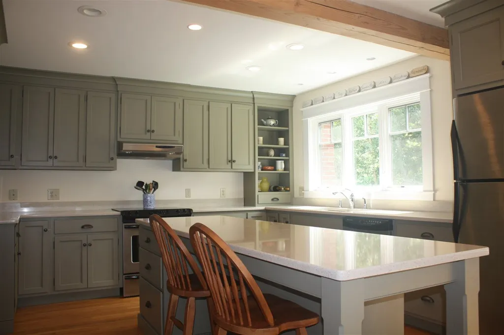 275 Shore No Drive Bridgewater NH 03222