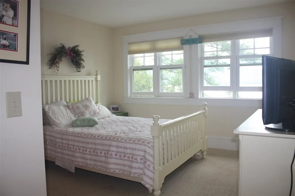 275 Shore No Drive Bridgewater NH 03222