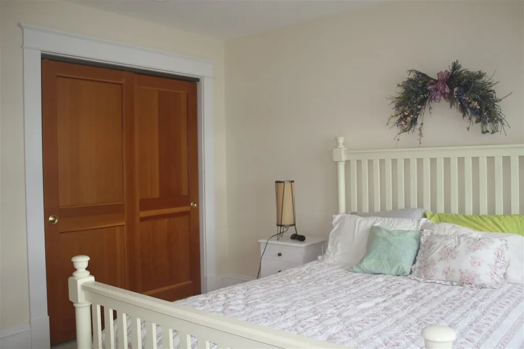 275 Shore No Drive Bridgewater NH 03222
