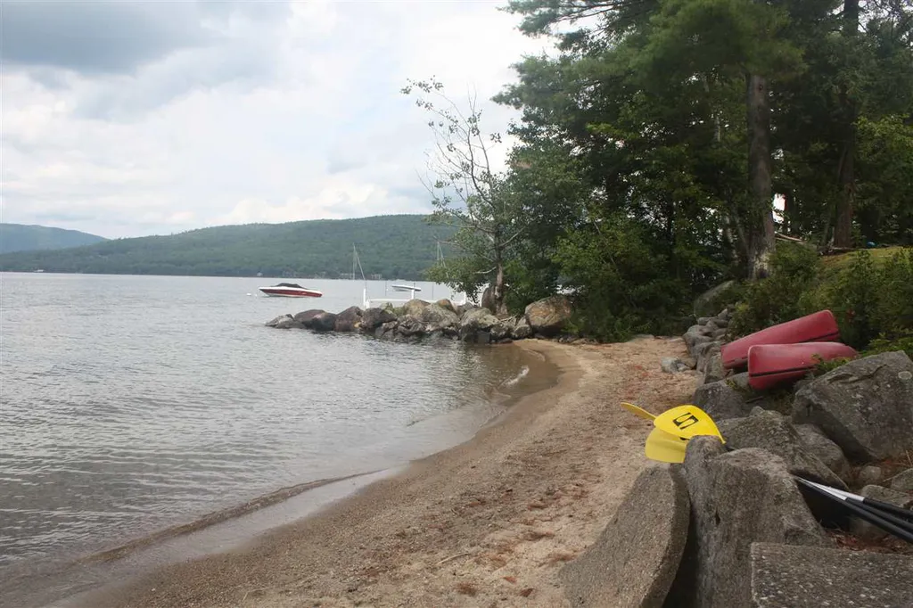275 Shore No Drive Bridgewater NH 03222