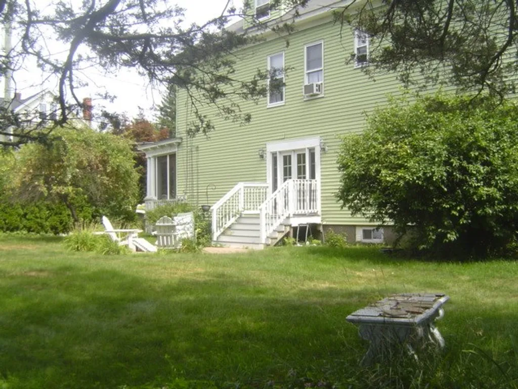 83 Clarke Street Manchester NH 03104