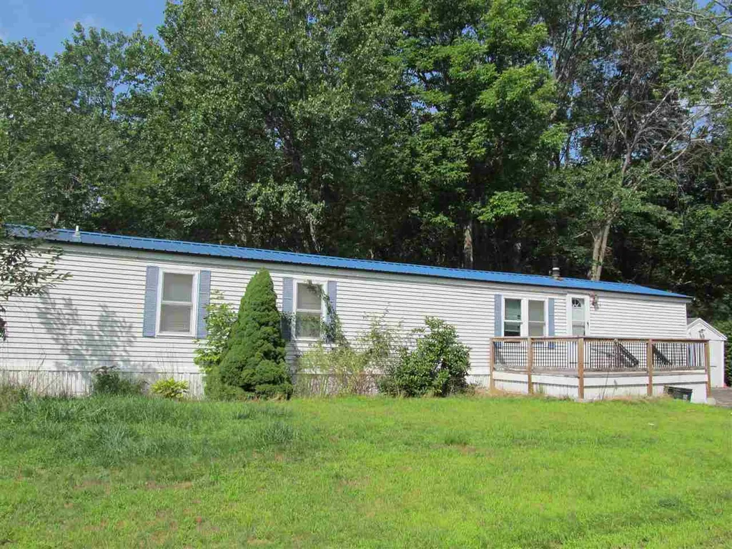9 Englewood Drive Raymond NH 03077