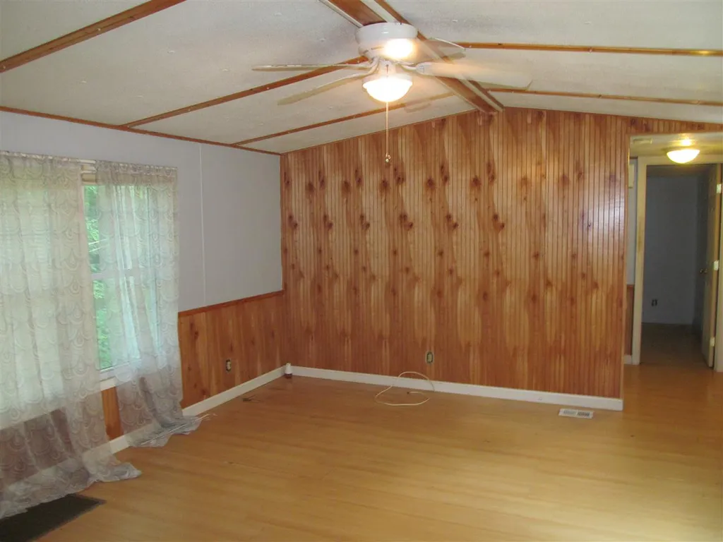 9 Englewood Drive Raymond NH 03077
