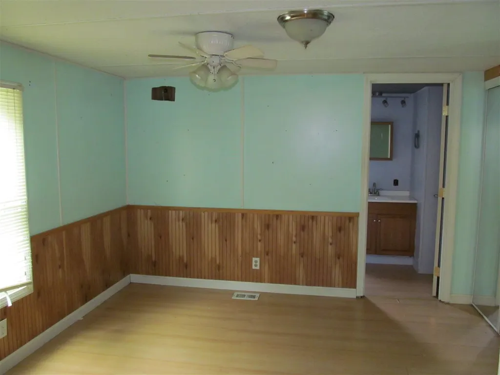 9 Englewood Drive Raymond NH 03077