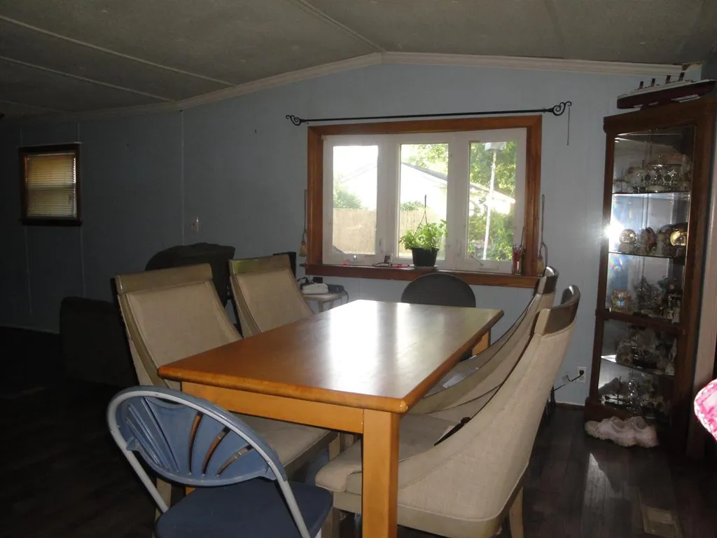 26 Evelyn Avenue Raymond NH 03077