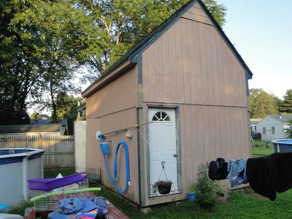 26 Evelyn Avenue Raymond NH 03077