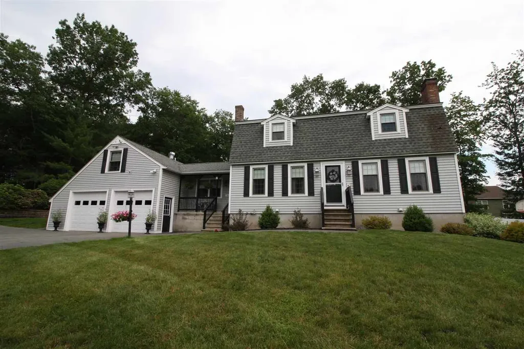 2 Mayflower Lane Pelham NH 03076