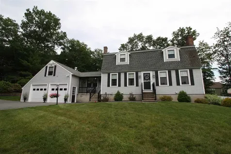 2 Mayflower Lane Pelham NH 03076